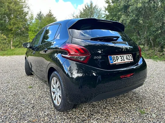 Peugeot 208 2016 photo 5