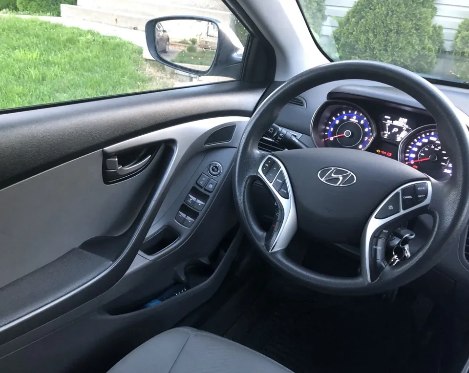 Hyundai Elantra 2012 photo 4