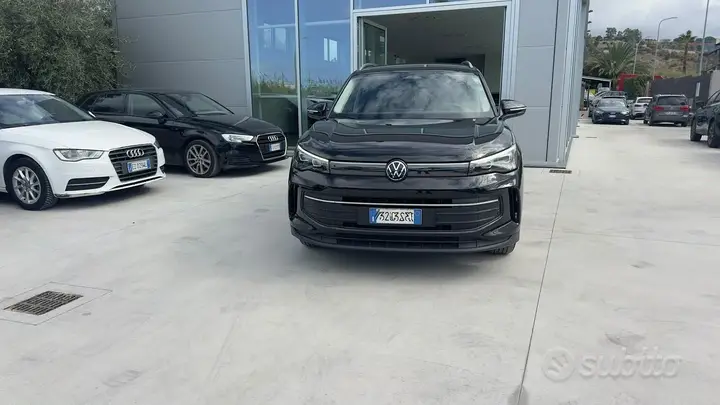 Volkswagen Tiguan 2024 photo 2
