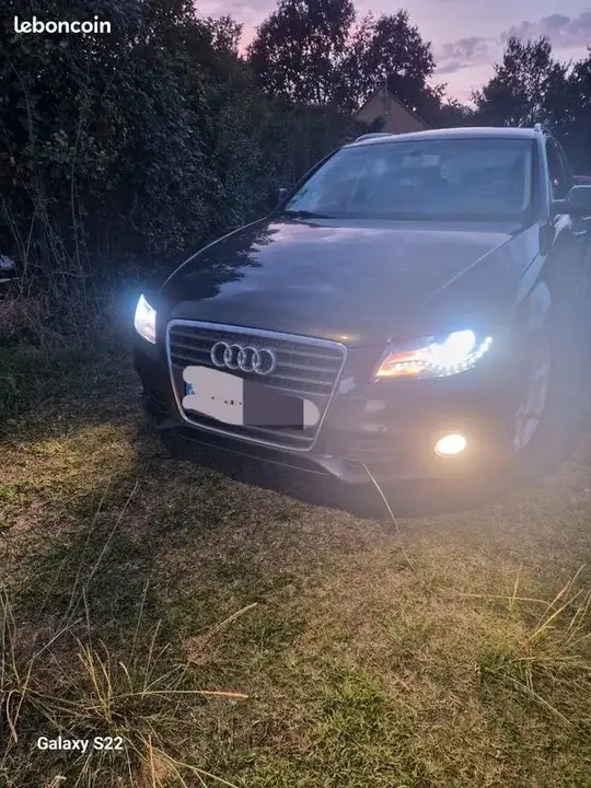 Audi A4 2010 photo 2