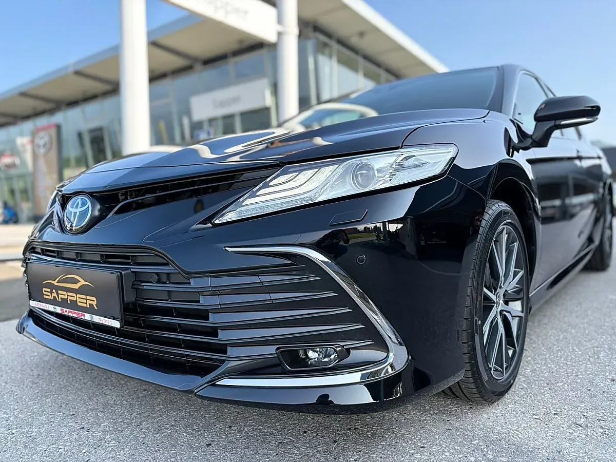 Toyota Camry 2024 photo 2