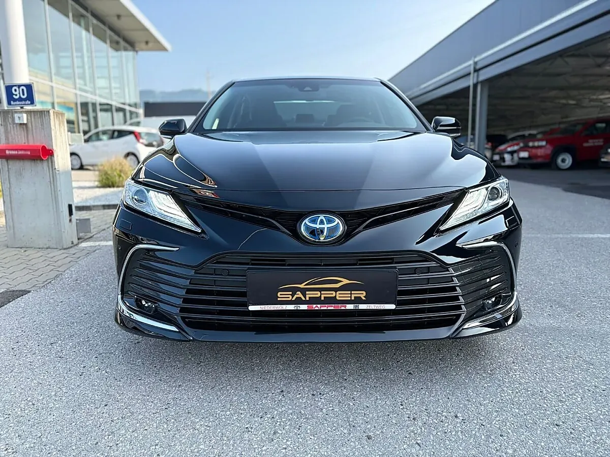 Toyota Camry 2024 photo 3