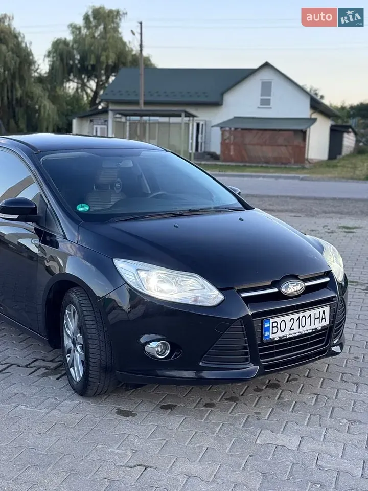 Ford Focus 2011 photo 3