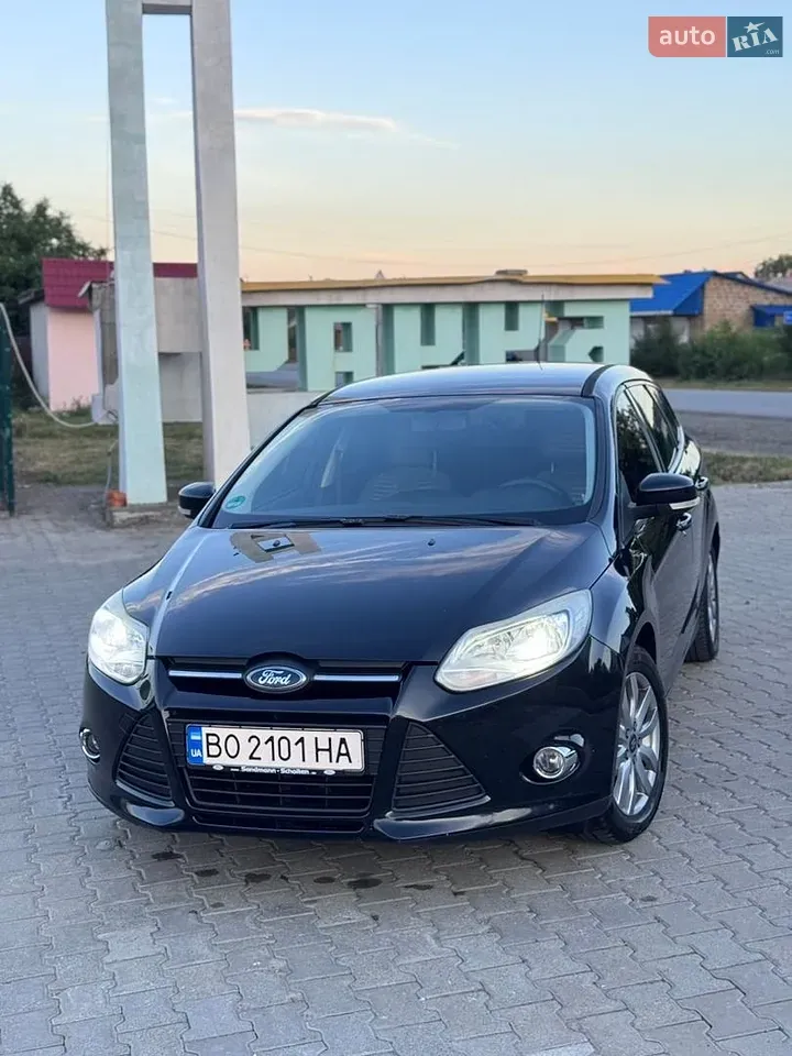 Ford Focus 2011 photo 2