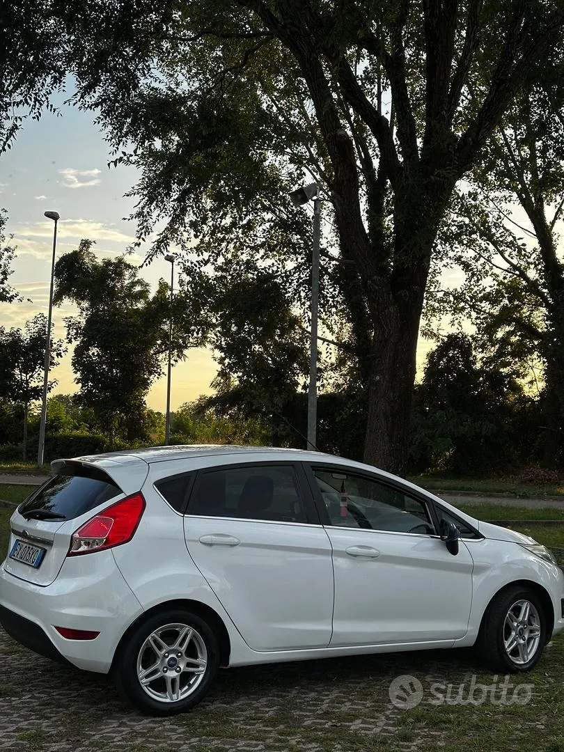 Ford Fiesta 2014 photo 4