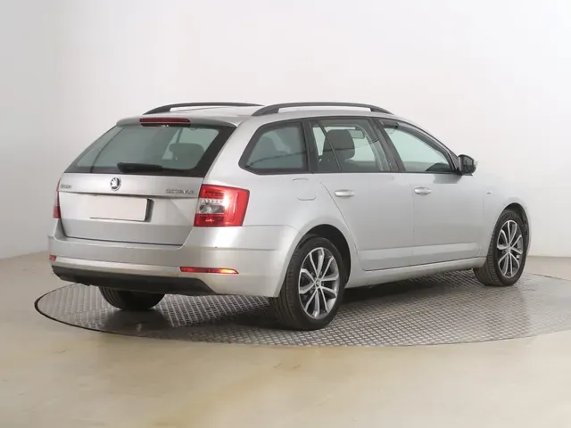 Skoda Octavia Combi 2018 photo 4