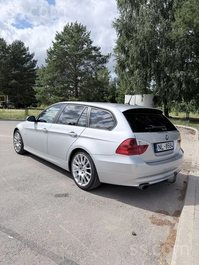 BMW 320 2008 photo 3