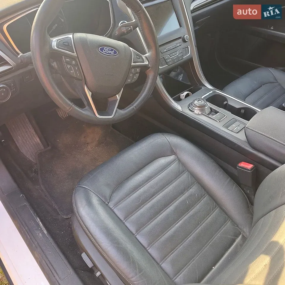 Ford Fusion 2017 photo 2