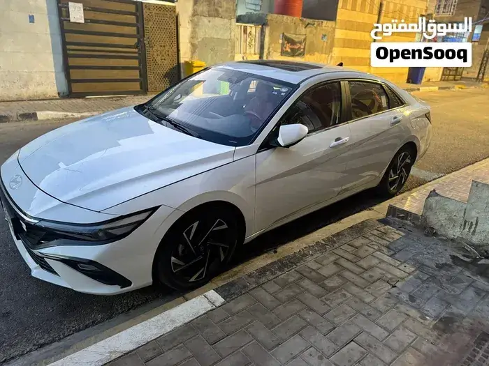 Hyundai Elantra 2025 photo 2