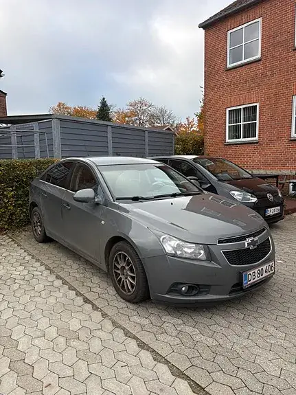 Chevrolet Cruze 2011 photo 2