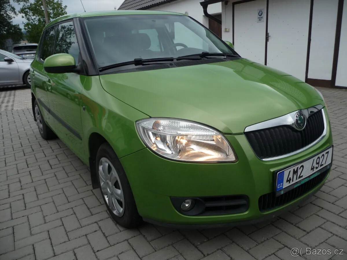Skoda Fabia 2010 photo 3