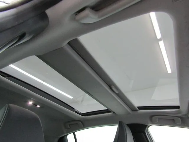Toyota Prius 2023 photo 3