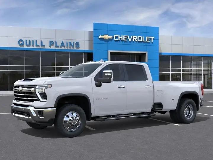 Chevrolet Silverado 2026 photo 2