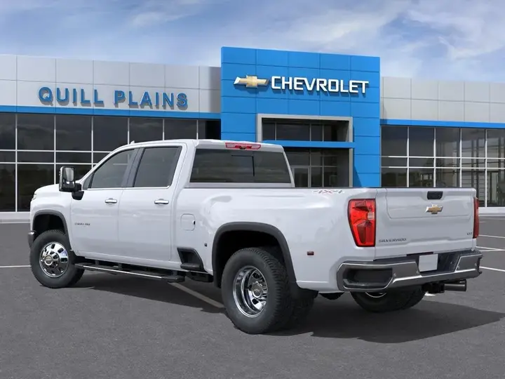 Chevrolet Silverado 2026 photo 3