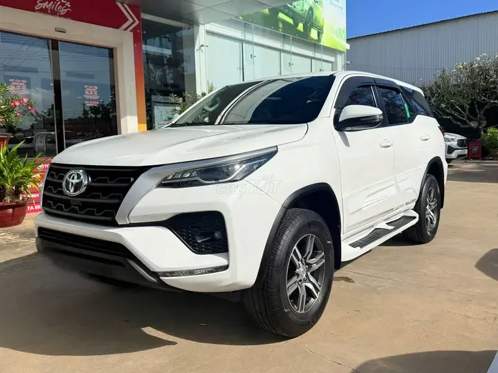 Toyota Fortuner 2023 photo 2