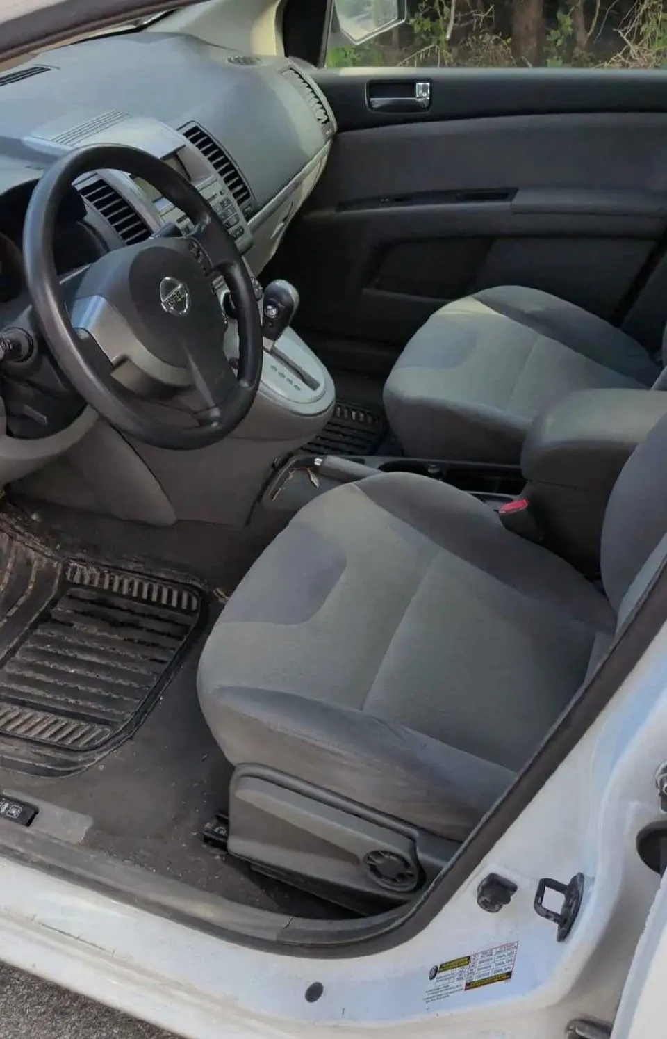 Nissan Sentra 2009 photo 2