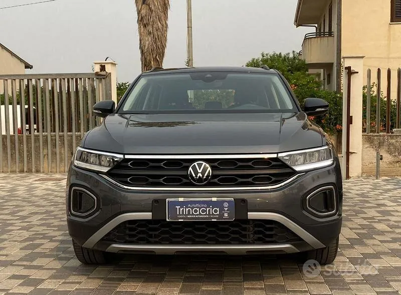 Volkswagen T-Roc 2025 photo 2