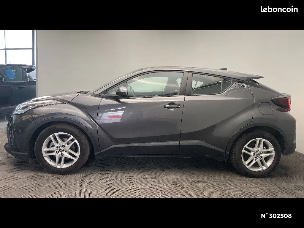 Toyota C-Hr 2023 photo 2
