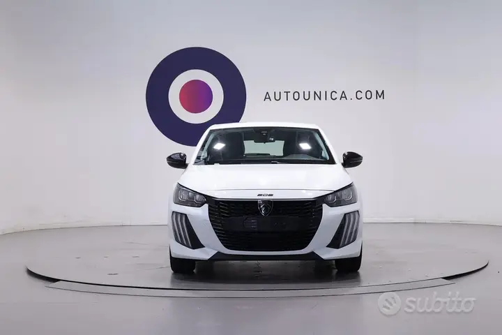 Peugeot 208 2024 photo 2