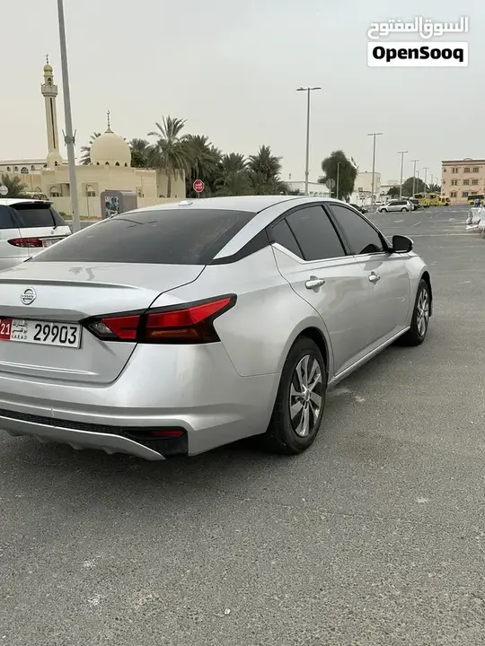 Nissan Altima 2019 photo 2