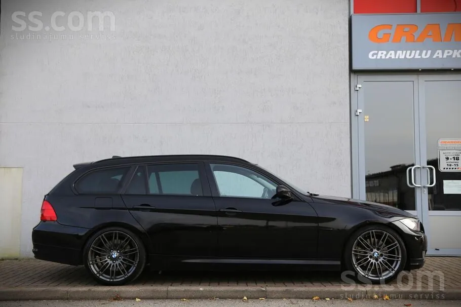 BMW 325 2010 photo 3