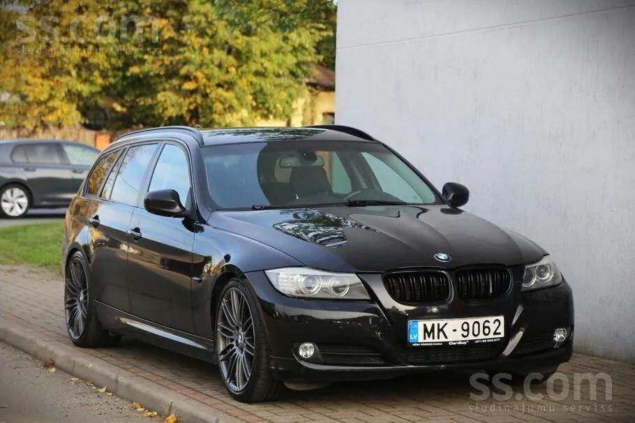 BMW 325 2010 photo 4