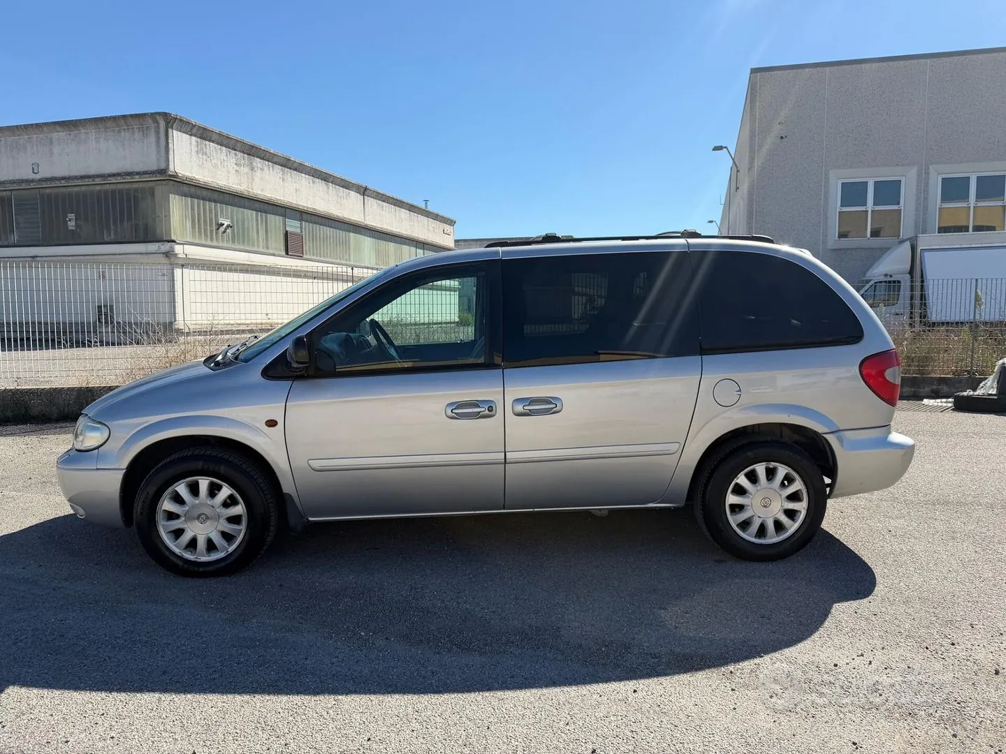 Chrysler Voyager 2004 photo 4