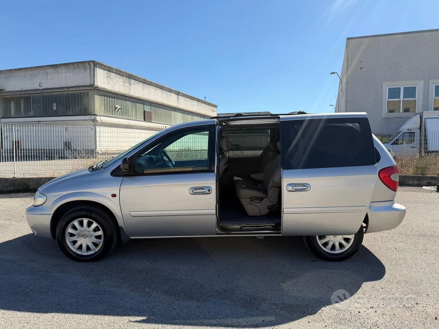 Chrysler Voyager 2004 photo 5