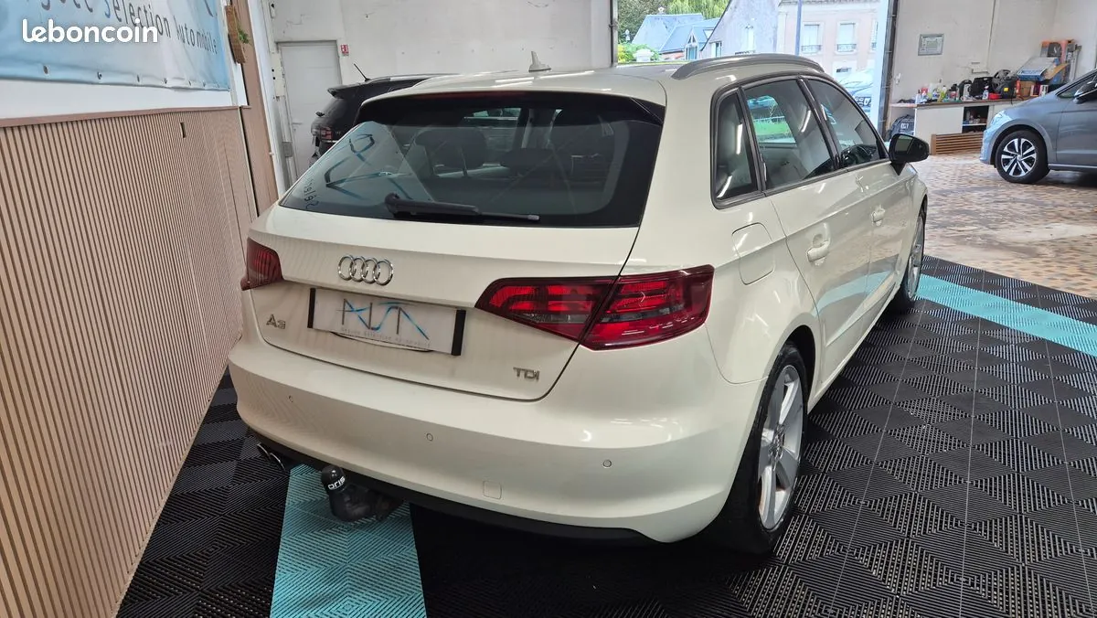 Audi A3 2013 photo 2