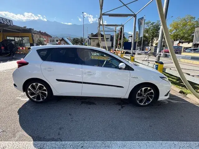 Toyota Auris 2016 photo 3
