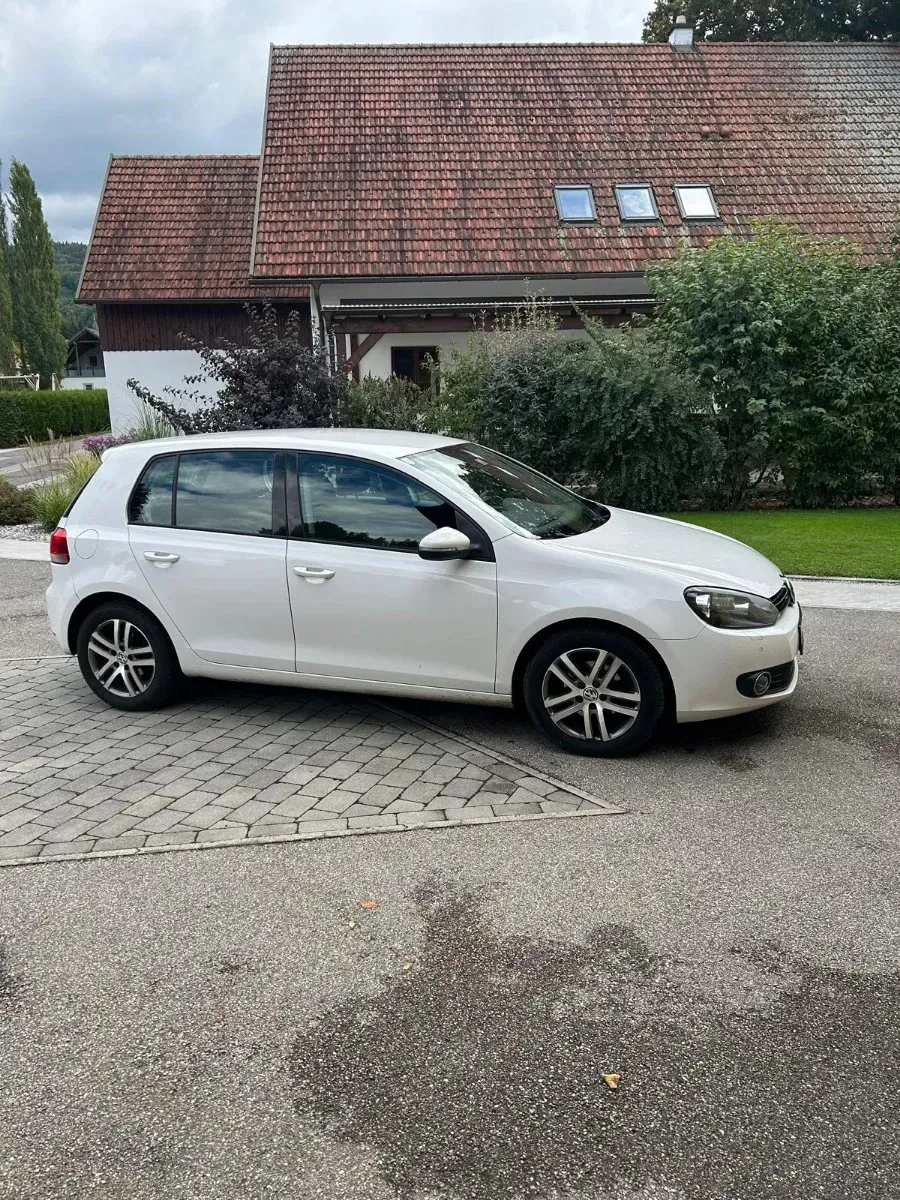 Volkswagen Golf 2010 photo 3