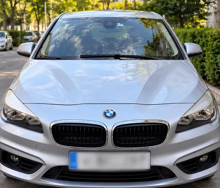 BMW 216D Active Tourer 2018 photo 2