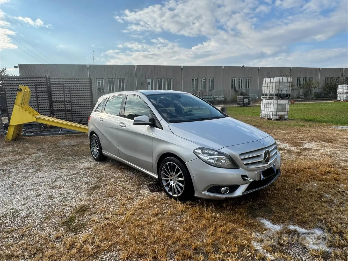 Mercedes-Benz B 180 Cdi 2012 photo 2