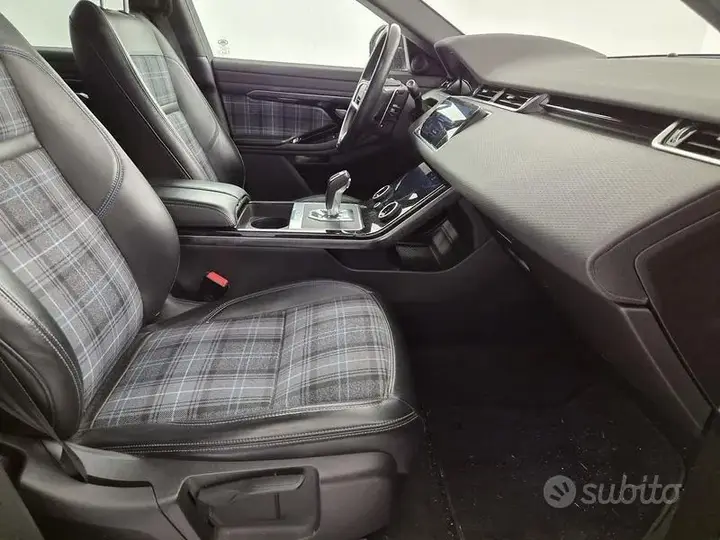 Land Rover Evoque 2021 photo 3