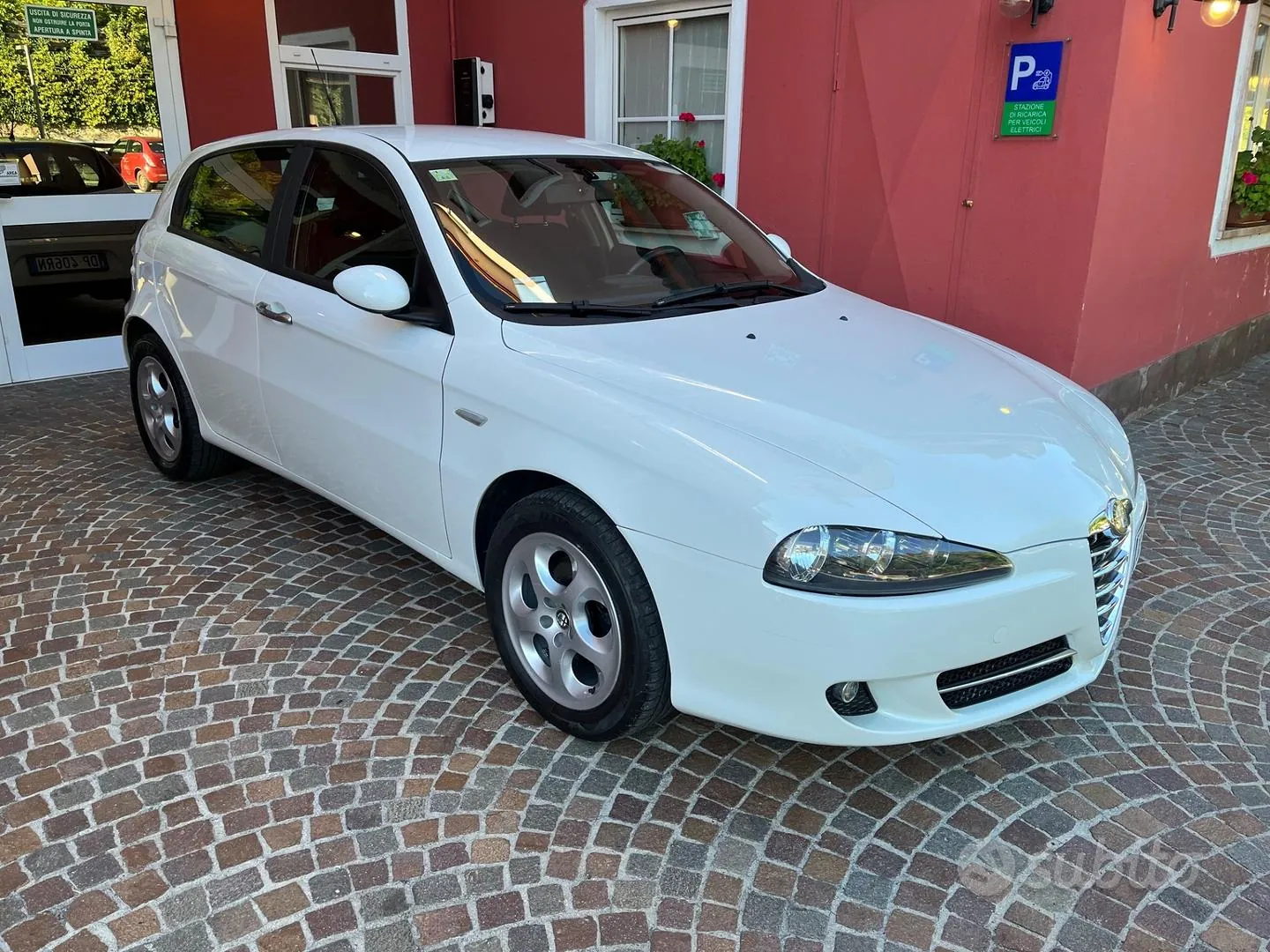 Alfa Romeo 147 2008 photo 2