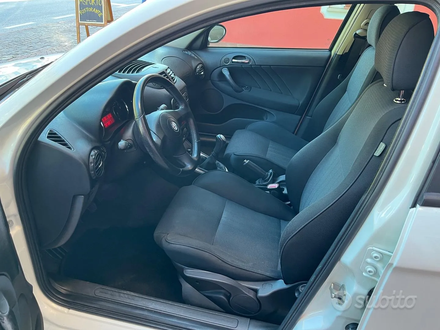 Alfa Romeo 147 2008 photo 5