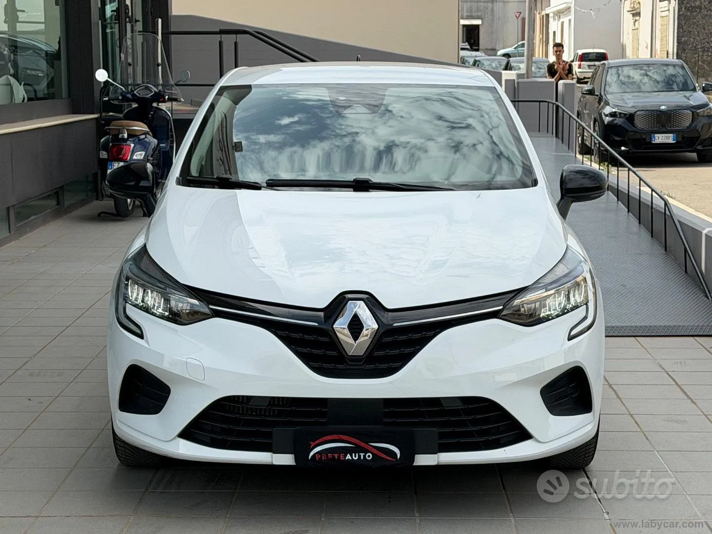 Renault Clio 2023 photo 2