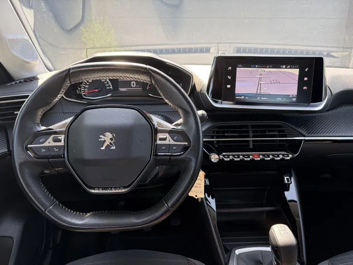 Peugeot 208 2020 photo 3