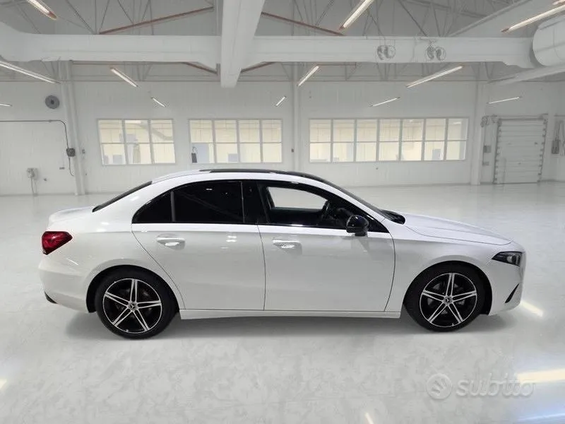 Mercedes-Benz A 200 2019 photo 3