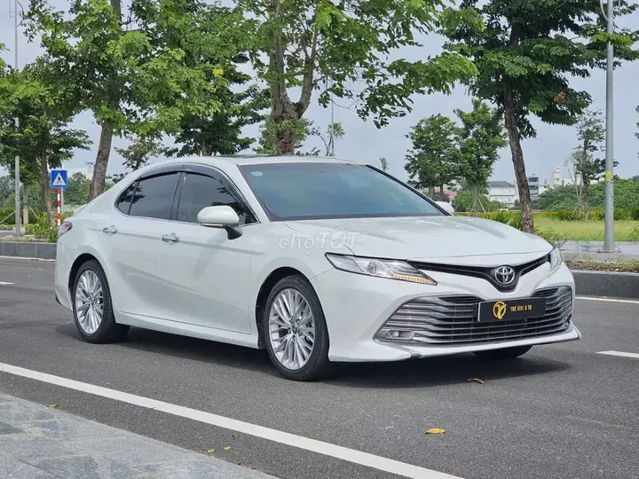 Toyota Camry 2020 photo 2
