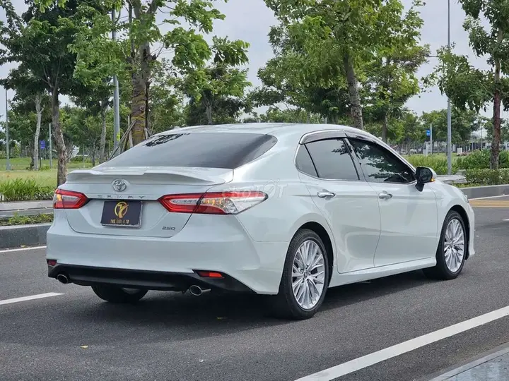 Toyota Camry 2020 photo 5