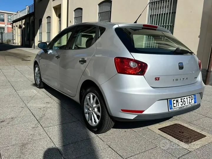 Seat Ibiza 2012 photo 2