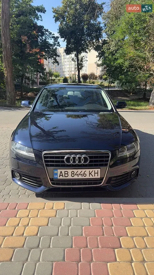 Audi A4 2009 photo 2