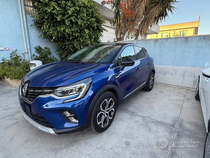 Renault Captur 2023 photo 3