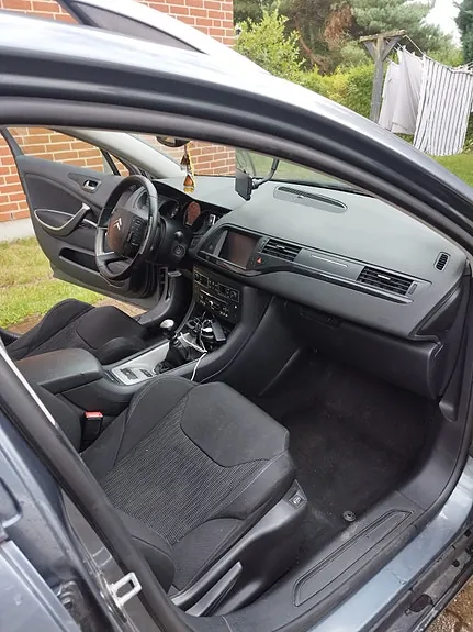Citroen C5 2011 photo 4