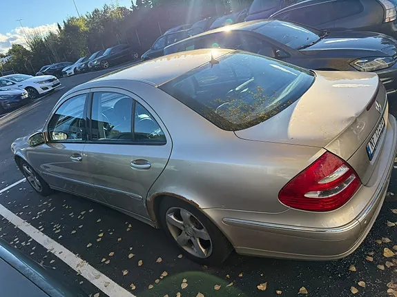 Mercedes-Benz E200 2004 photo 4