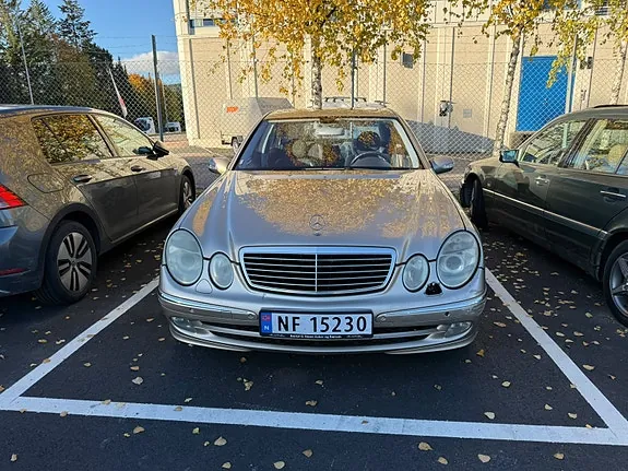 Mercedes-Benz E200 2004 photo 2