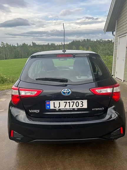 Toyota Yaris 2018 photo 2