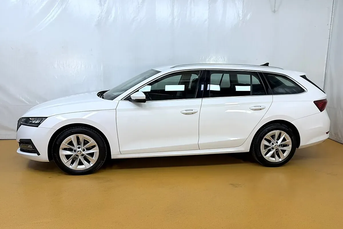 Skoda Octavia 2021 photo 3