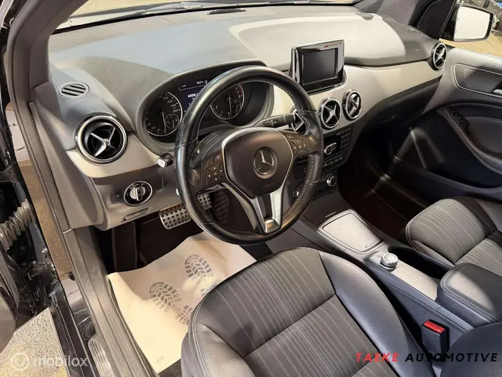 Mercedes-Benz B 180 2012 photo 3